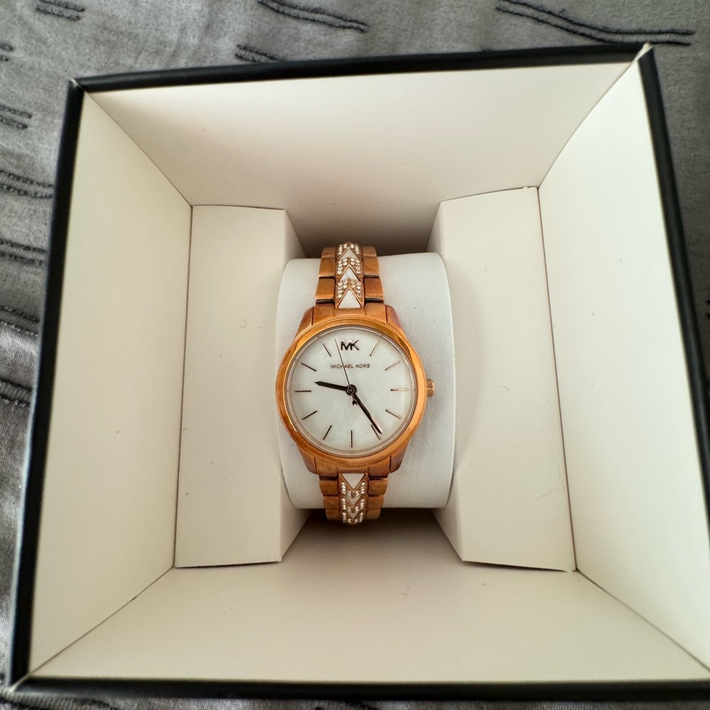 Michael Kors Runway Mercer Watch MK6674 Rose Gold